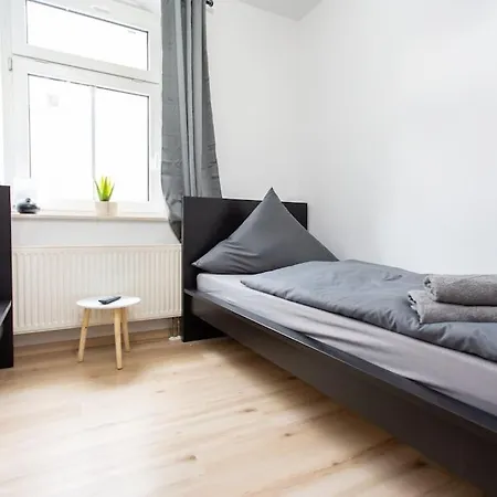 Schicke Mit 3 Schlafzimmern, Vollausgestatteter Küche&bad - Bettwäsche, Handtücher Und Wifi Inklusive Apartment Chemnitz