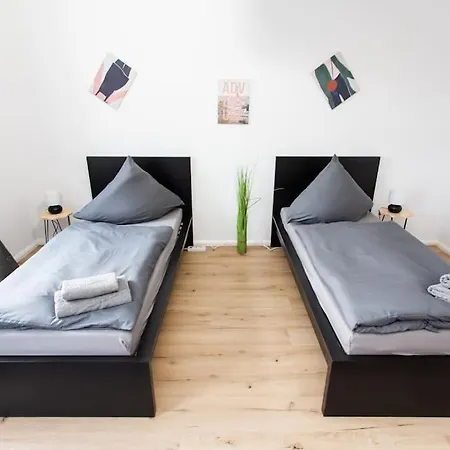 Schicke Mit 3 Schlafzimmern, Vollausgestatteter Kueche & Bad - Bettwaesche, Handtuecher Und Wifi Inklusive *