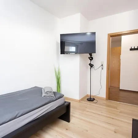 Schicke Mit 3 Schlafzimmern, Vollausgestatteter Kueche & Bad - Bettwaesche, Handtuecher Und Wifi Inklusive *