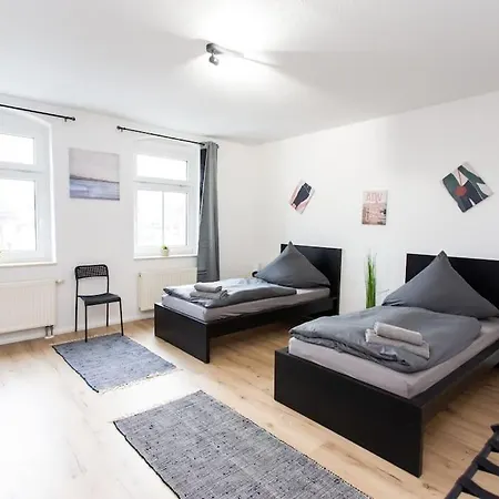 Lägenhet Schicke Mit 3 Schlafzimmern, Vollausgestatteter Kueche & Bad - Bettwaesche, Handtuecher Und Wifi Inklusive