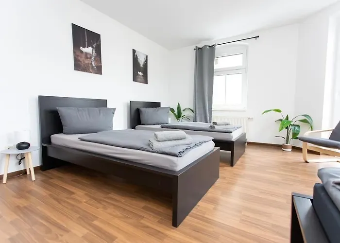 Apartment Schicke Mit 3 Schlafzimmern, Vollausgestatteter Küche&bad - Bettwäsche, Handtücher Und Wifi Inklusive *