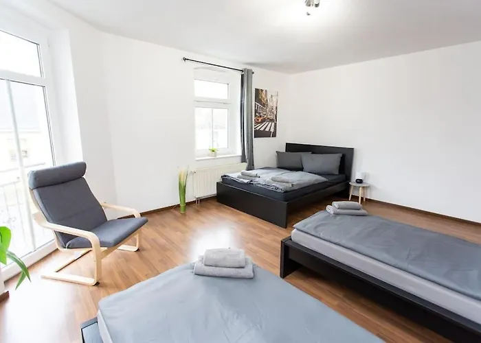 Apartment Schicke Mit 3 Schlafzimmern, Vollausgestatteter Küche&bad - Bettwäsche, Handtücher Und Wifi Inklusive Chemnitz