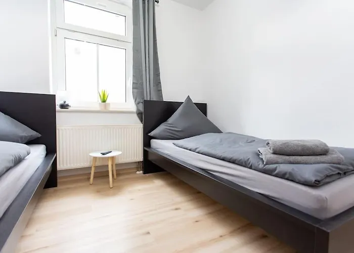 Schicke Mit 3 Schlafzimmern, Vollausgestatteter Küche&bad - Bettwäsche, Handtücher Und Wifi Inklusive Apartment Chemnitz