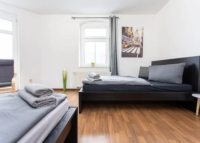 Apartment Schicke Mit 3 Schlafzimmern, Vollausgestatteter Küche&bad - Bettwäsche, Handtücher Und Wifi Inklusive Chemnitz