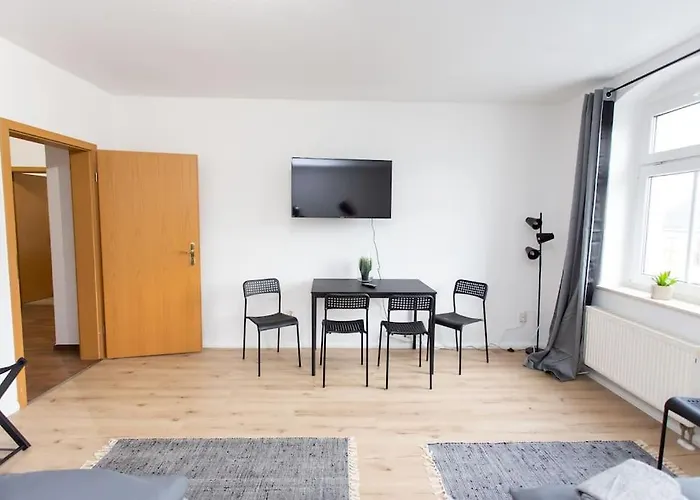 Apartment Schicke Mit 3 Schlafzimmern, Vollausgestatteter Küche&bad - Bettwäsche, Handtücher Und Wifi Inklusive *
