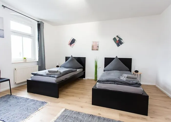 Schicke Mit 3 Schlafzimmern, Vollausgestatteter Küche&bad - Bettwäsche, Handtücher Und Wifi Inklusive Apartment Chemnitz