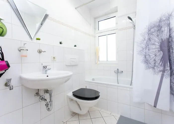 Schicke Mit 3 Schlafzimmern, Vollausgestatteter Küche&bad - Bettwäsche, Handtücher Und Wifi Inklusive Apartment