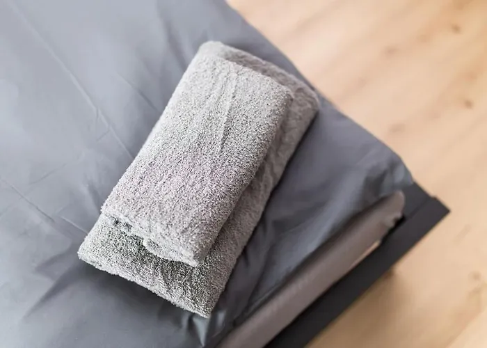 Schicke Mit 3 Schlafzimmern, Vollausgestatteter Küche&bad - Bettwäsche, Handtücher Und Wifi Inklusive * Chemnitz